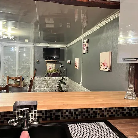 Location Des Roussel Apartment