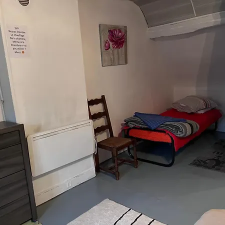 Location Des Roussel Apartamento